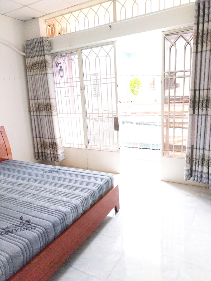 Bán nhà đường Chiến lược 40m2 Chính chủ Giá cực tốt Phân khúc giá rẻ